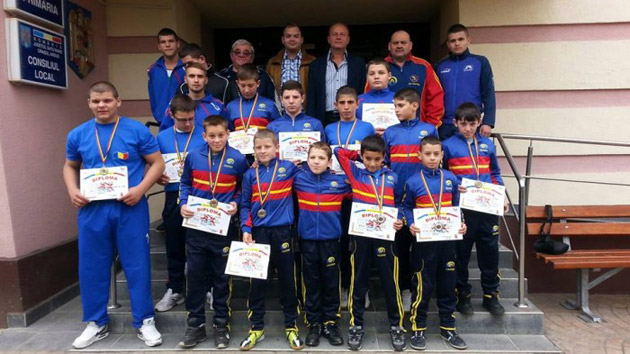 Lupte / Cantonament de opt zile la Costineşti