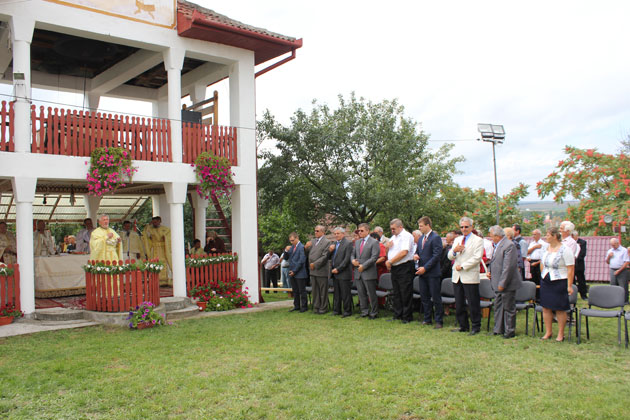 Credincioşii care au împlinit 90 de ani, premiaţi la hramul Catedralei Ortodoxe Tăşnad