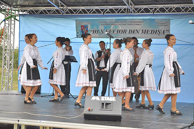 Festivalul de folclor “Io-s fecior din Medişa”, o reuşită