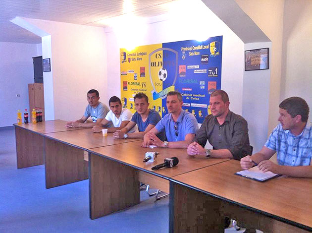 La Olimpia, unii vin alții pleacă