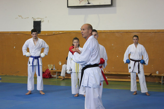 Karate / Peste 120 de sportivi în cantonament