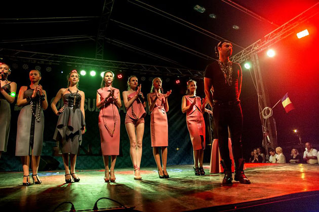 Spectacol de modă şocant la Ardud