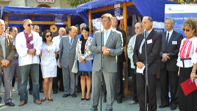 Căşti şi veste antiglonţ  în loc de rechizite