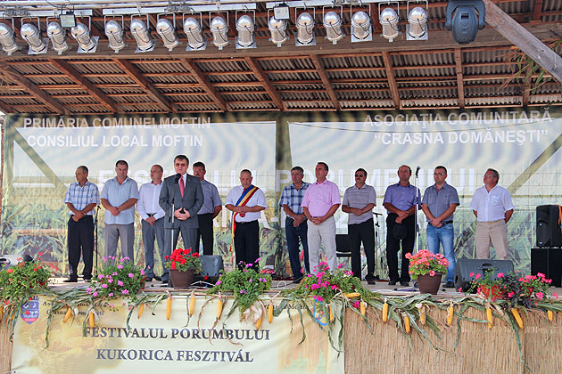 Distracţie şi voie bună la Festivalul  Porumbului de la Domăneşti