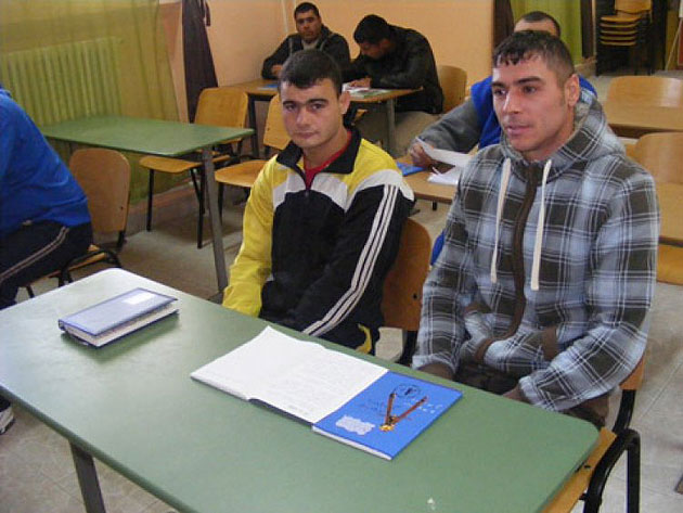 Primul clopoţel a sunat şi după gratii