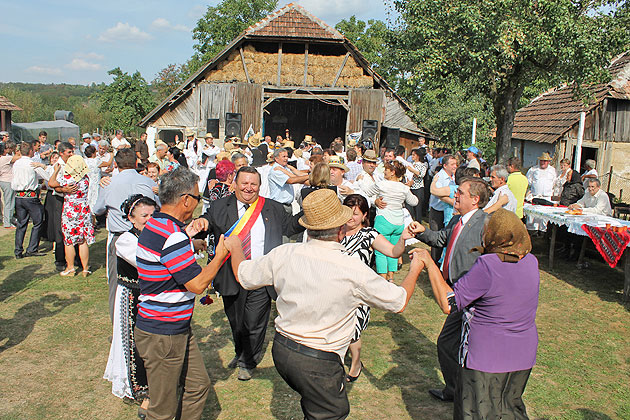 “La digănie”, o tradiţie reînviată la Hodişa