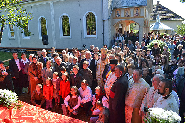 PS Iustin Sigheteanul a sfinţit biserica  şi capela din Păulian