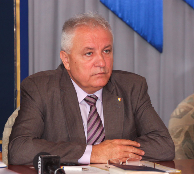 Prefectul Avram solicită măsuri pentru combaterea violenţei stradale