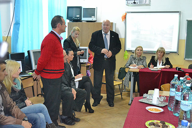 Primarul Sătmarului caută soluţii pentru problemele cetăţenilor din 14 Mai