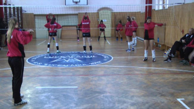 Voleibalistele în vizită la C.N. Eminescu