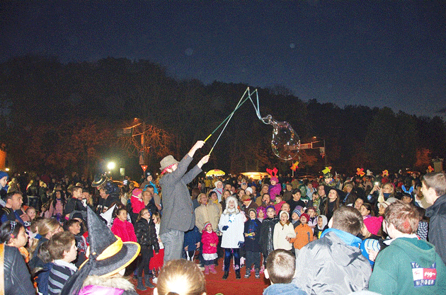 Zeci de copii la Halloween Party din Carei