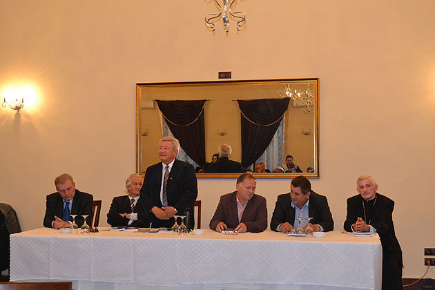 Dublă lansare de carte, marca Teodor Curpaş