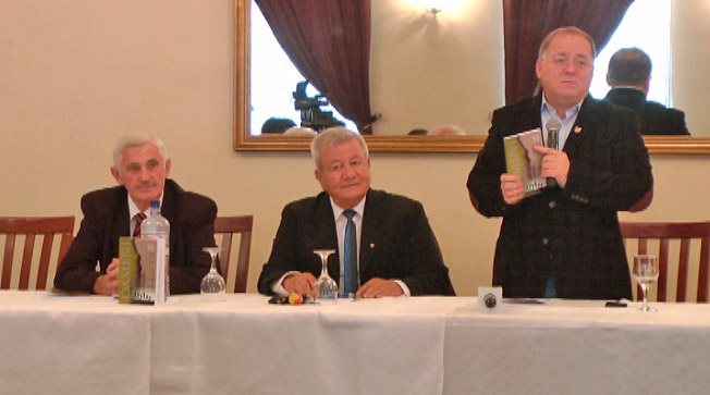 Dublă lansare de carte, marca Teodor Curpaş