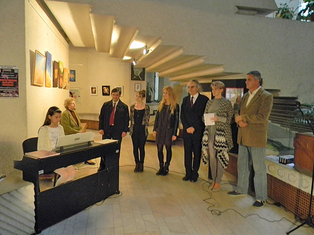 Expoziţia a trei pictori vernisată la Consiliul Judeţean