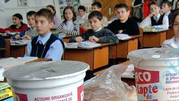 A început furnizarea produselor lactate în grădiniţe şi şcoli