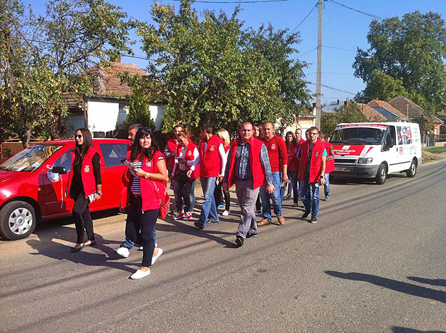 Caravana PSD, primită  cu simpatie în Oaş şi Codru