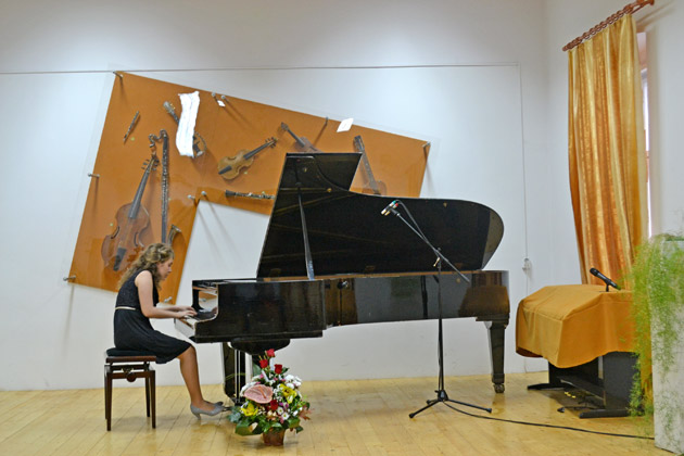 Virtuozitate sătmăreană a pianistei Alexa Stier