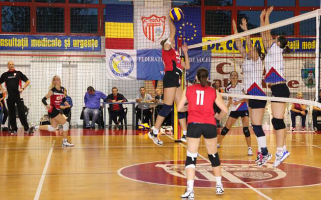 Volei / Victorie istorică la debut