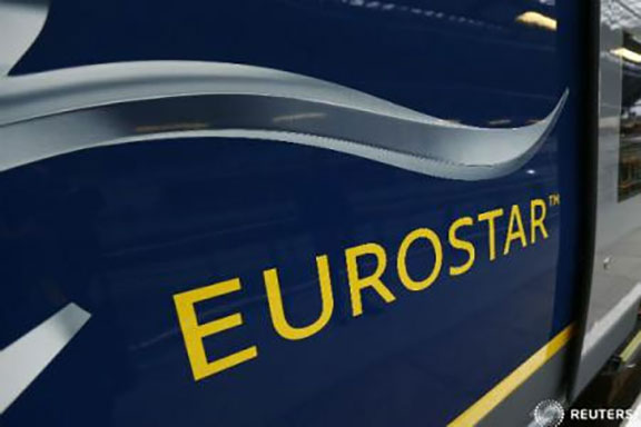 Sute de pasageri ai Eurostar și-au petrecut noaptea în tren din cauza unei rupturi a cablurilor de tensiune