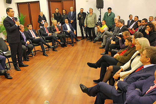 Victor Ponta vrea descentralizare  şi refacerea Guvernului USL