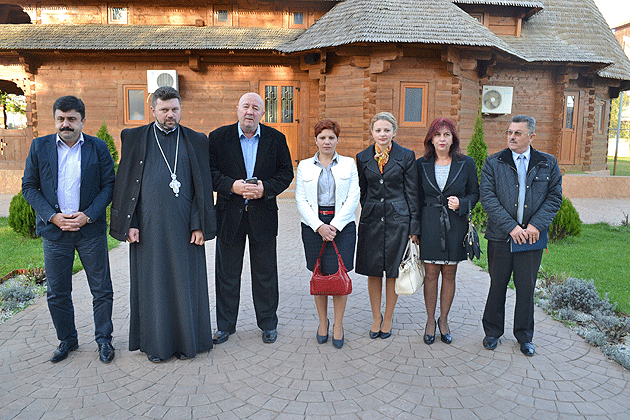 Curtea Liceului Ortodox, modernizată şi înfrumuseţată