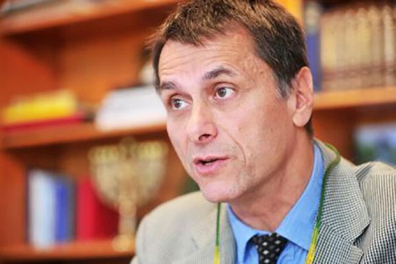 MAE: Ministrul delegat Stanoevici s-a aflat de Ziua Națională între românii din Cernăuți