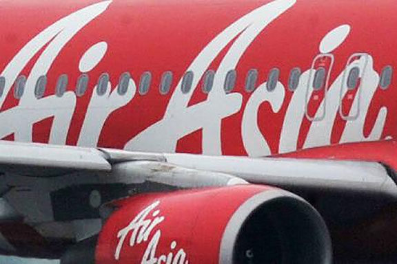 Șase corpuri neînsuflețite recuperate din mare în zona căutărilor aparatului AirAsia