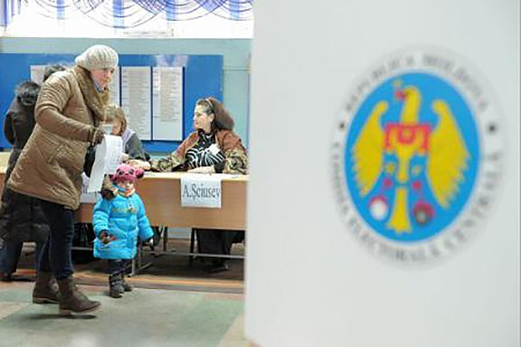RETROSPECTIVĂ Republica Moldova: Alegerile din noiembrie și drama desprinderii de trecut
