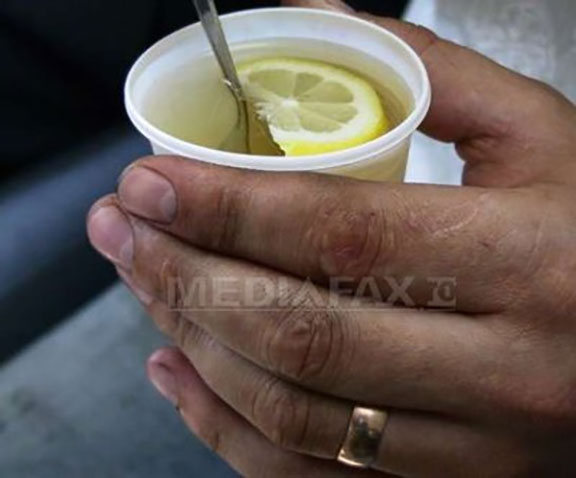 Care sunt beneficiile consumului de apă cu lămâie