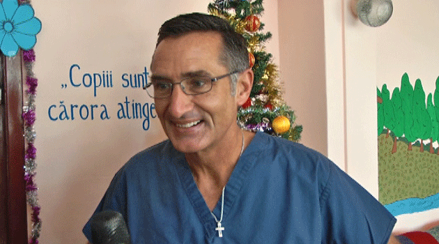 Zâmbetul copiilor instituţionalizaţi, readus de un stomatolog din SUA