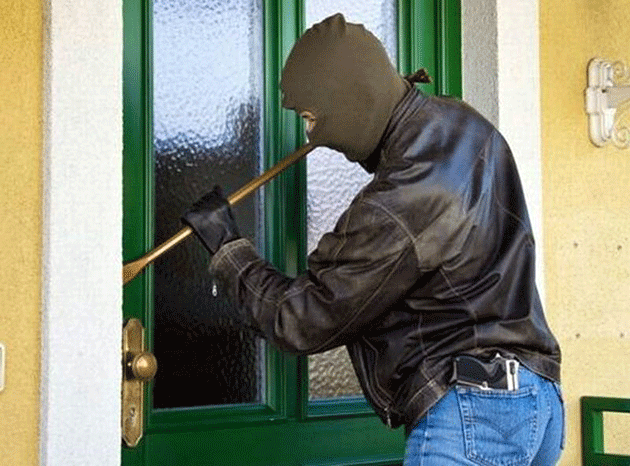 Zeci de puşcăriaşi s-au reîntors  pe străzile judeţului