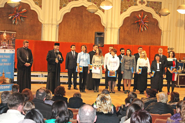 PS Iustin, prezent la concertul de colinde al teologilor sătmăreni