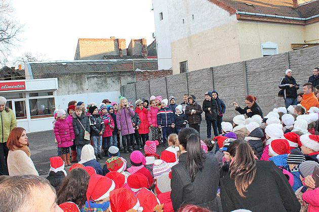 Târg de Crăciun la Şcoala “Grigore Moisil”