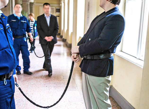 Închisoare pe viaţă pentru poliţistul maghiar care a omorât în bătaie un sătmărean