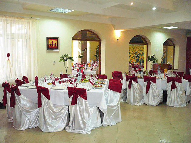 Bătaie în oferte pentru petrecerea  de Revelion