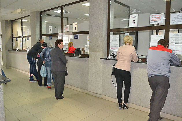 Sătmărenii nu se înghesuie să îşi plătească impozitele