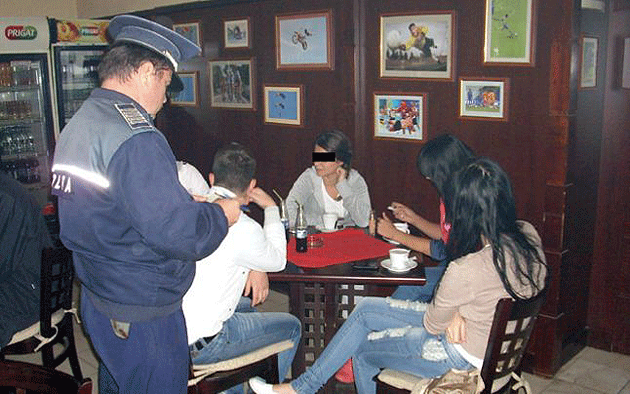 Peste 50 de chiulangii depistaţi de poliţişti prin baruri