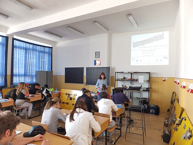 Învăţământul dual, tot mai căutat de tineri