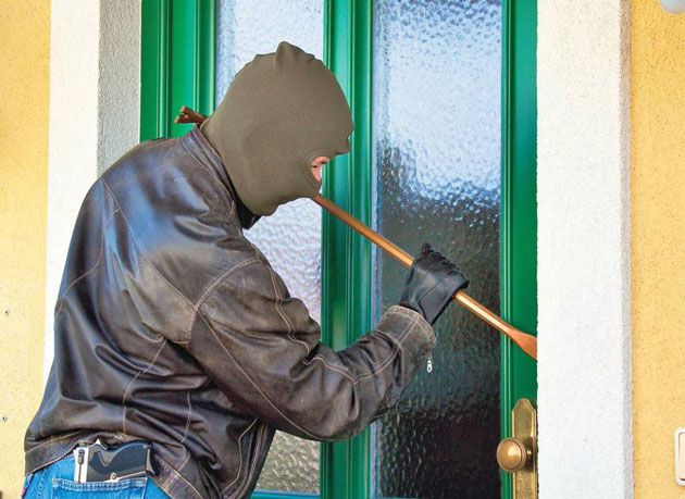 Avalanşă de furturi în week-end