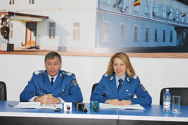 Un dosar penal la zece amenzi