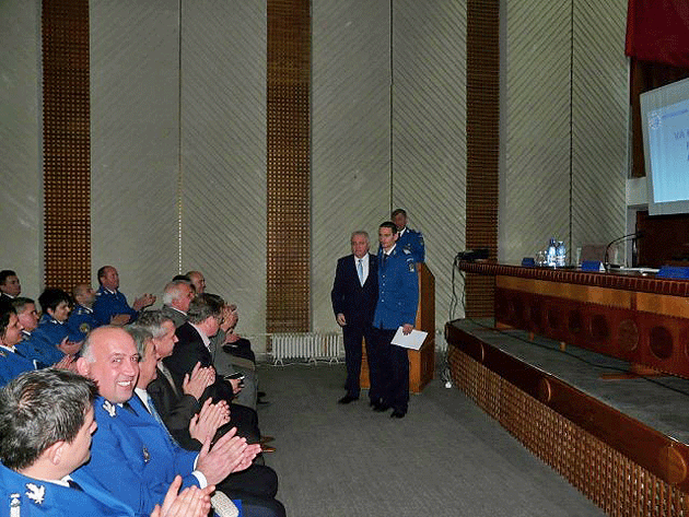 Jandarmul erou, premiat de prefectul Avram