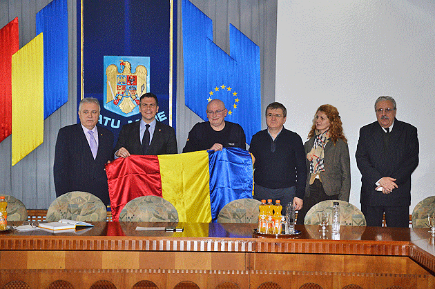 Peste o sută de paturi electrice donate spitalelor din Satu Mare