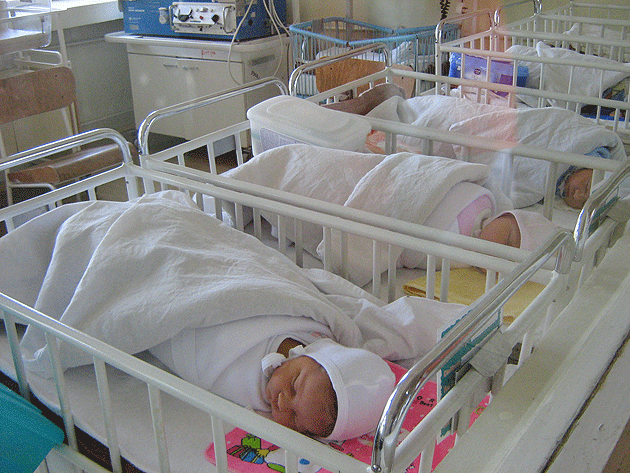 PREMIERĂ. NICIUN copil NĂSCUT pe 1 ianuarie 2019. Primul născut din acest an, un BĂIAT