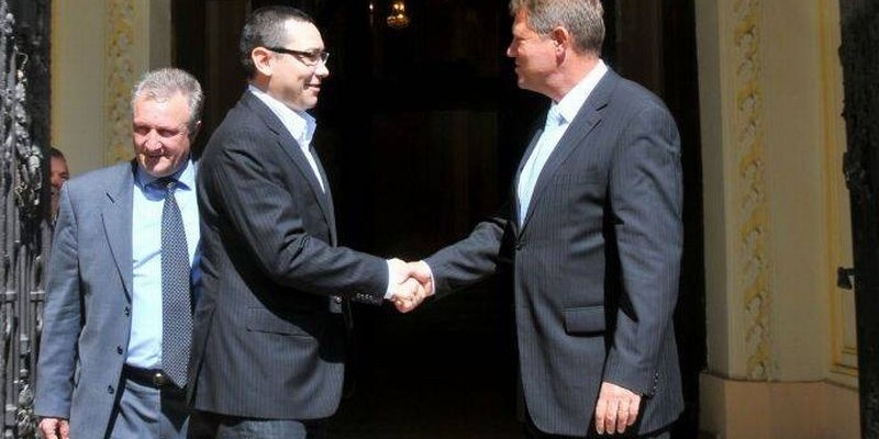 Preşedintele Iohannis şi premierul Ponta au avut o întâlnire de lucru la Cotroceni