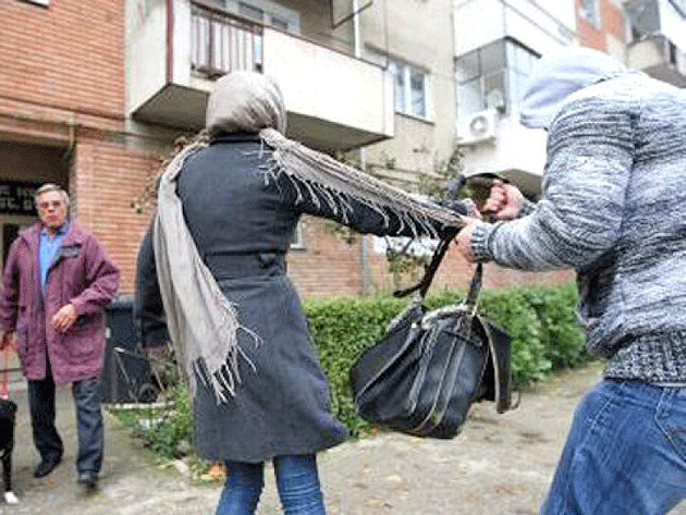 TÂLHAR, prins de polițiștii sătmăreni. ATACASE două femei