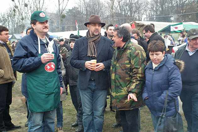 O nouă ediţie a concursului judeţean de tăiat porci la Tăşnad