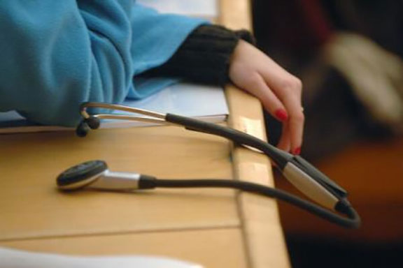 Numărul cazurilor de infecții respiratorii acute, cu 45% mai mare față de aceeași săptămână a sezonului precedent