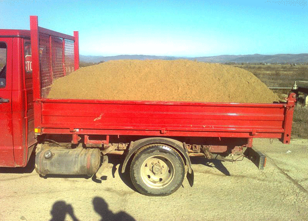 Treisprezece mașini avariate la Iojib