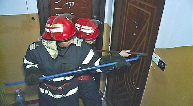 Bărbat găsit mort în casă de pompieri