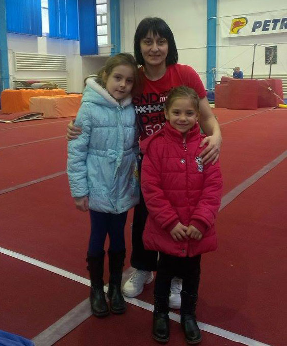 O fetiţă din Medieşu Aurit, selectată la  Centrul Naţional de la Deva